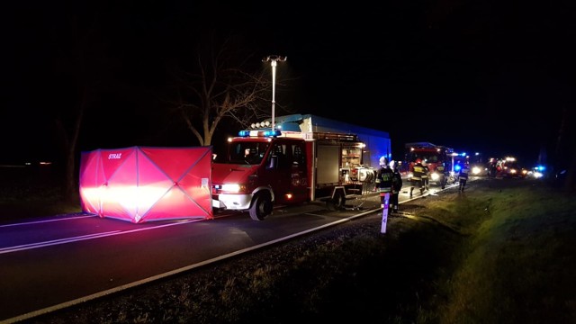 Do tragicznego wypadku doszło we wtorkowy wieczór na drodze Bydgoszcz - Człuchów.

Więcej informacji w dalszej części galerii >>>


Flesz - wypadki drogowe. Jak udzielić pierwszej pomocy?

