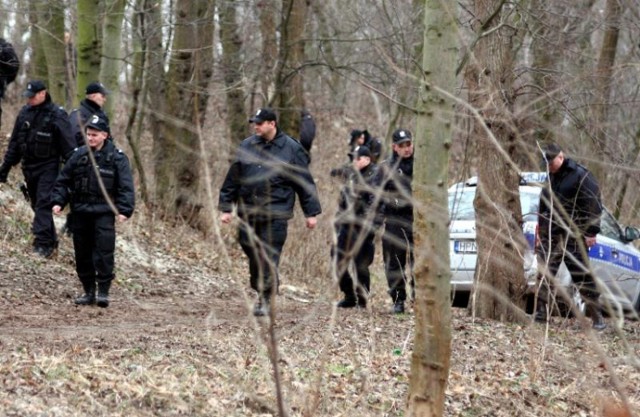Zwłoki kobiety znaleziono w Brzeźnie.