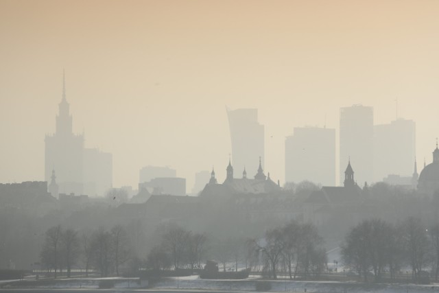 Smog w Warszawie. Stężenie szkodliwych pyłów zostało przekroczone o prawie 400 procent