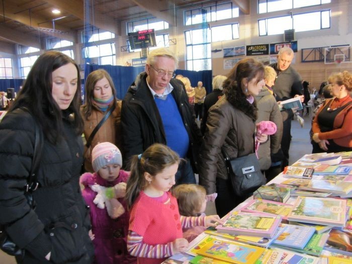 Zobacz, radnych przy garach na Jarmarku Bożonarodzeniowym