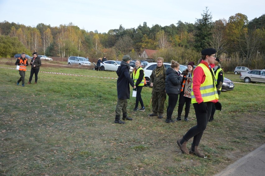 Wszystkich Świętych w Lęborku. Przez cmentarz przeszła procesja wiernych