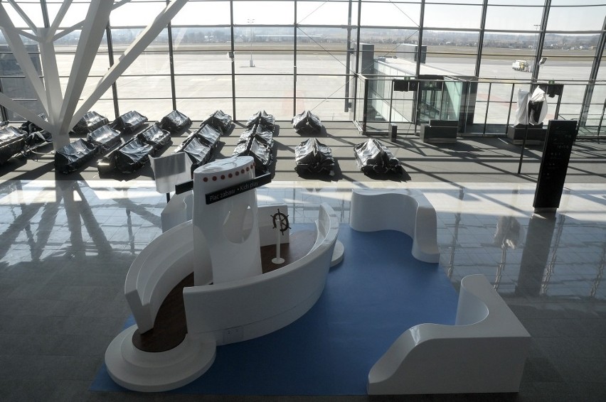 Letni rozkład rejsów: Sprawdź nowe połączenie lotnicze z lotniska w Rębiechowie