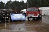 Gmina Szemud przekazała dwa zabytkowe wozy strażackie muzeum w Dąbrówce [ZDJĘCIA]