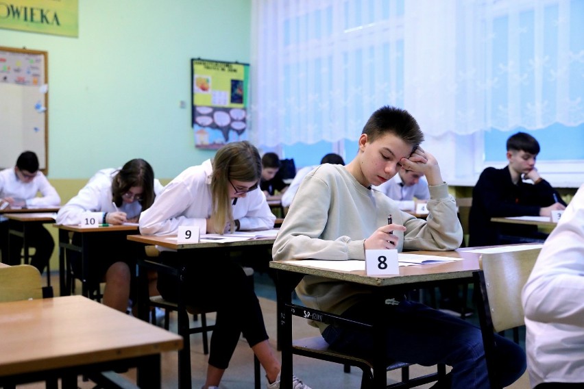 Egzamin próbny ósmoklasisty w SP nr 12 w Piotrkowie