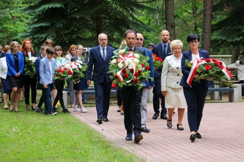 Uroczystości na miejscu straceń w Olsztynie. W 18 mogiłach spoczywa tam 2 tysiące zamordowanych Polaków
