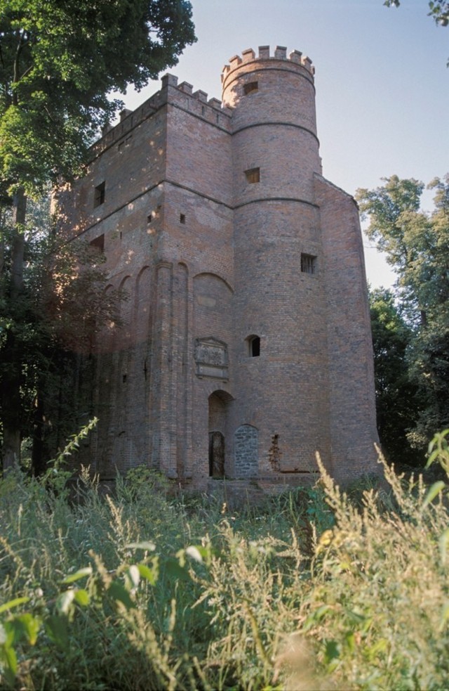 Wieża zamkowa w Żmigrodzie