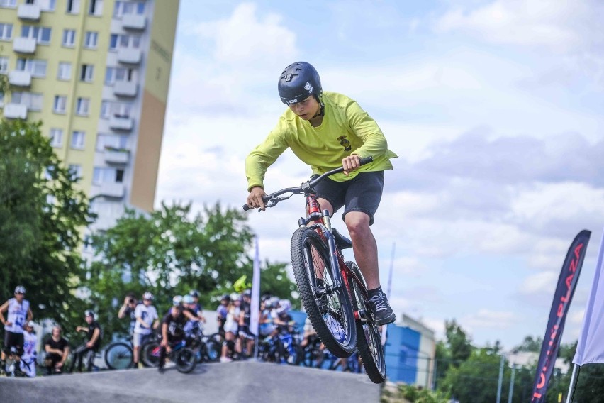 Toruń Freestyle Battle - Amatorskie Mistrzostwa Pumptrack w jeździe na hulajnogach, rolkach, deskorolkach i rowerach [zdjęcia]