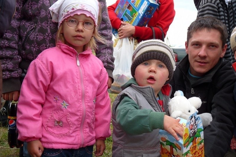 Krotoszyn - Dzień Dziecka nad stawem. Zawody wędkarskie dla najmłodszych. FOTY