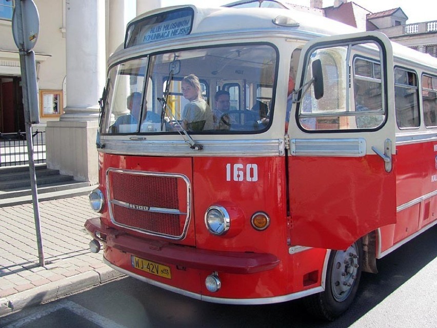 Zabytkowy autobus san z Kalisza zagra w filmie "Listy do M."