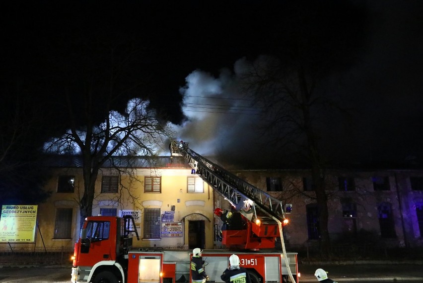 Pożar budynku byłego Metalplastu w Piotrkowie