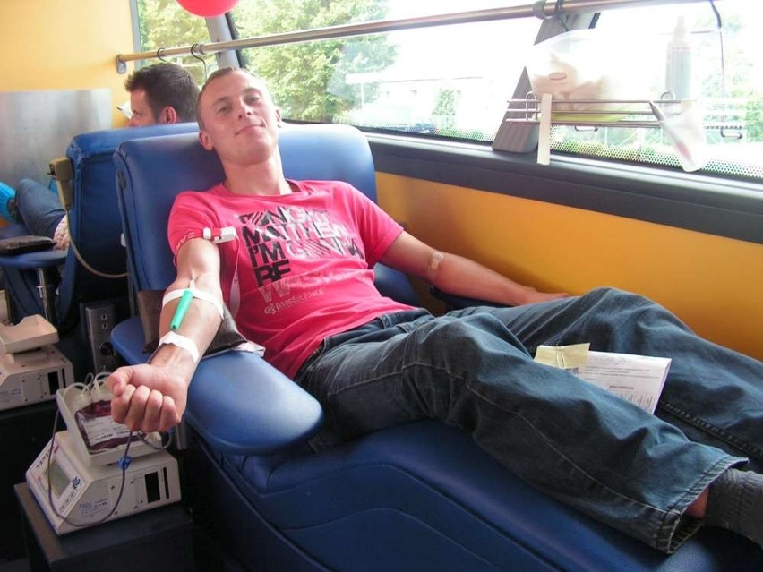 Akcja krwiodawstwa w Stróżewie. 19 osób oddało krew [ZDJĘCIA]