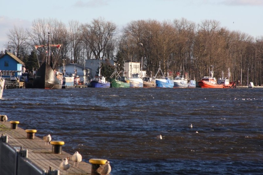Sztorm - port Darłowo - na Bałtyku