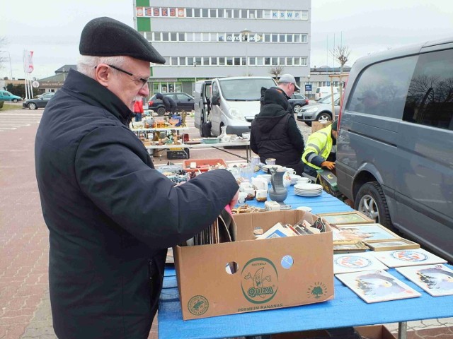 W sobotę na Giełdzie Staroci i Różności, na parkingu Specjalnej Strefy Ekonomicznej Starachowice spotkaliśmy Jana Seweryna, znanego działacza "Solidarności".