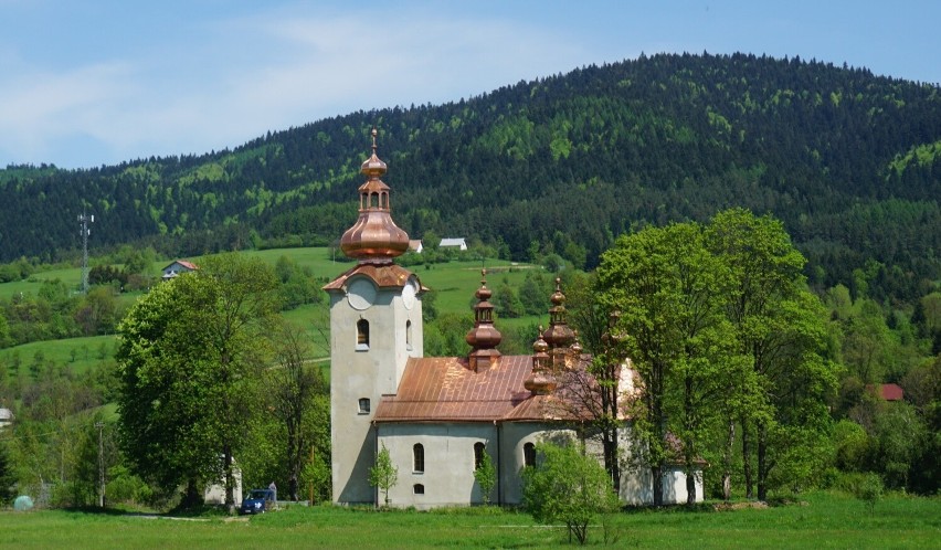 Nowy miedziany dach na XVIII-wiecznej cerkwi w Łabowej zachwyca i chroni nietoperze