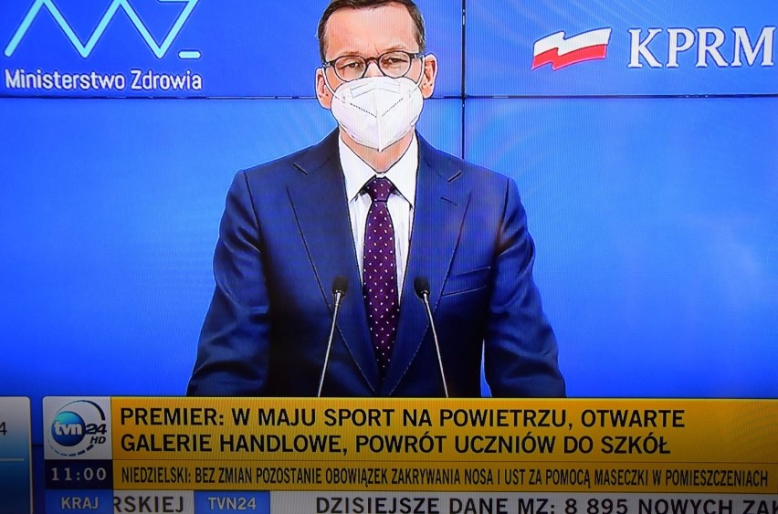 Luzowanie obostrzeń zapowiedział premier Mateusz Morawiecki...