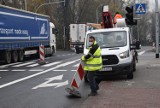 Na granicy Oświęcimia i Zaborza zakończyła się przebudowa skrzyżowania na DK 44. Zniknęły utrudnienia ale światła nie działają [ZDJĘCIA]