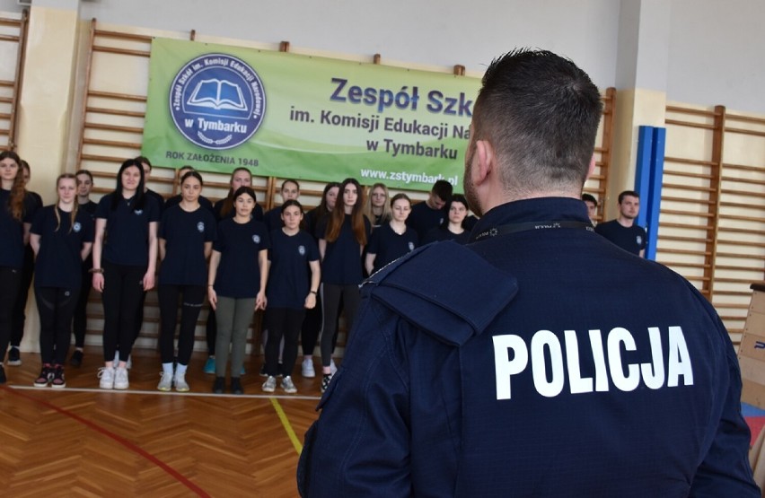 Uczniowie klasy policyjnej z Tymbarku zdawali egzamin sprawnościowy 