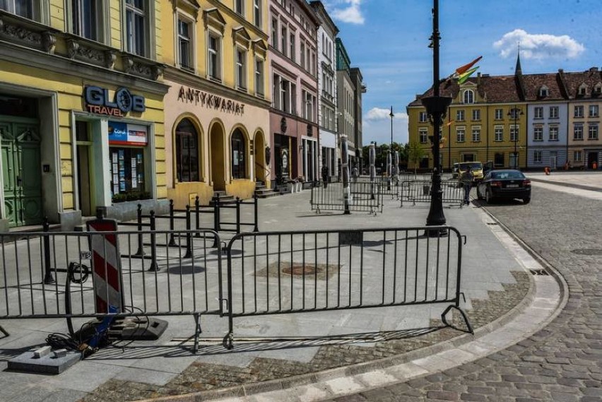 Trwają już ostatnie prace na Starym Rynku w Bydgoszczy....