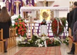 W Radomiu, w kościele na Gołębiowie odbyła się w sobotę msza święta za zmarłego Pawła Nowaka. Żegnali go bliscy, nauczyciele i uczniowie