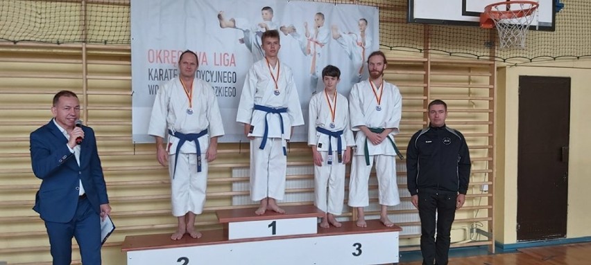 Trzy medale wywalczyli zawodnicy UKS Szkoły Karate...