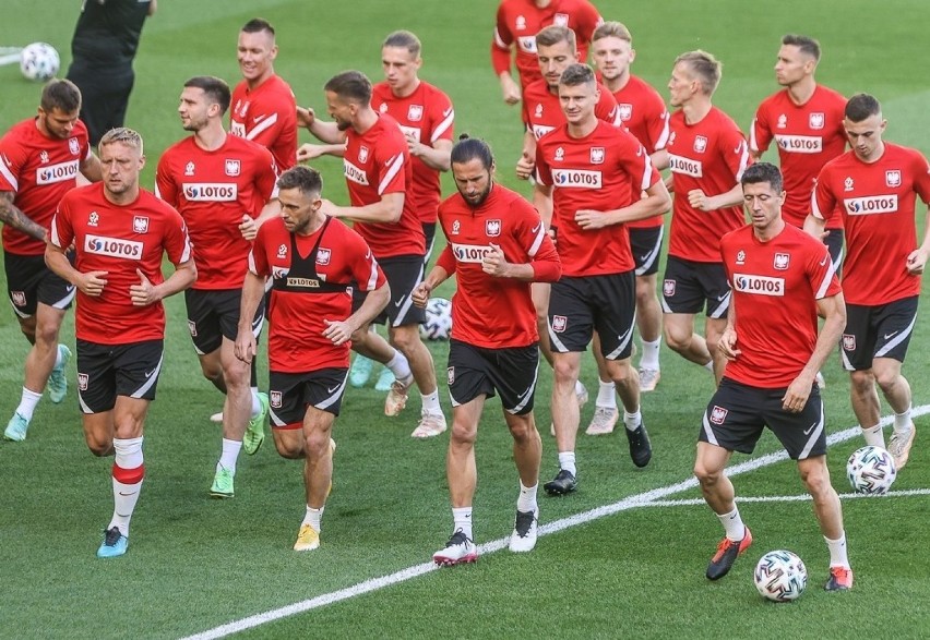 Reprezentacja Polski przygotowuje się do Euro 2020 trenując...