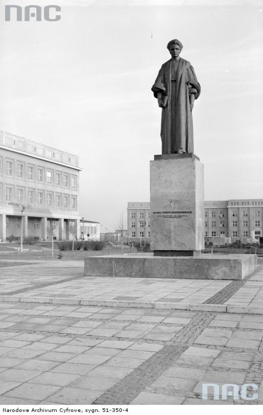 Dawny Lublin: UMCS na archiwalnych zdjęciach

Pomnik...