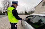 Jechał za szybko, był pijany. 50-latek zatrzymany przez policję w Borysewie w gminie Poddębice