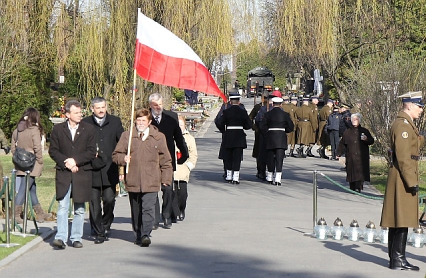 We wtorek rano, na wojskowym cmentarzu na Powązkach, odbyły...