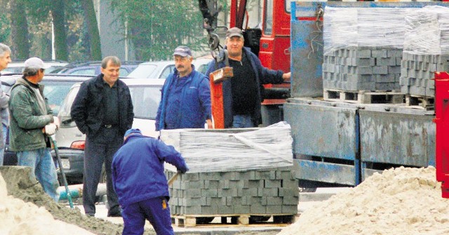 Powoli kończy się budowa zatoki parkingowej ŁSM