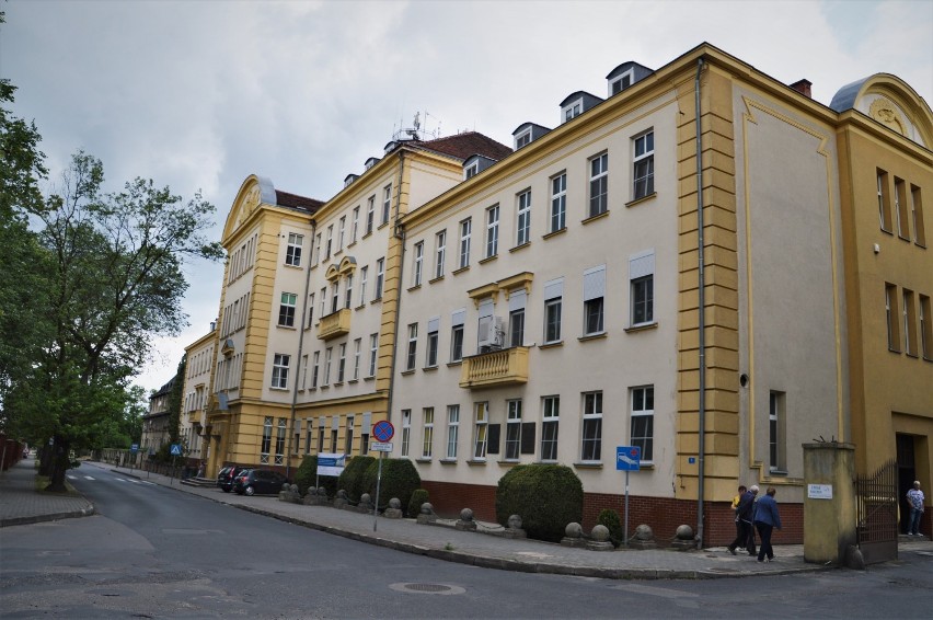Szpital Powiatowy w Rawiczu zawiesza możliwość odwiedzin u chorych