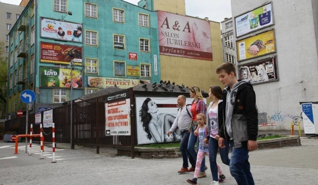 Park kulturowy w Łodzi. Budki i biedaparkingi znikną ze Śródmieścia [ZDJĘCIA]