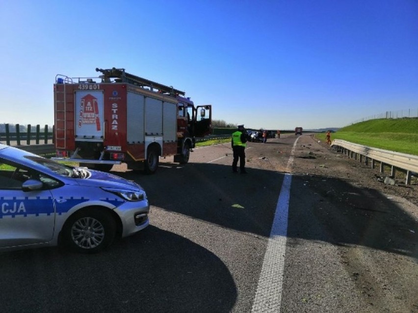 Wypadek na autostradzie A4 pod Jarosławiem. Zderzyły się dwa samochody [FOTO]