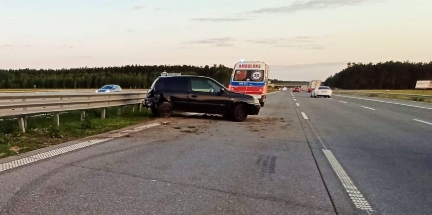 Wypadek na autostradzie A1 w okolicach Radomska. Jedna osoba ranna