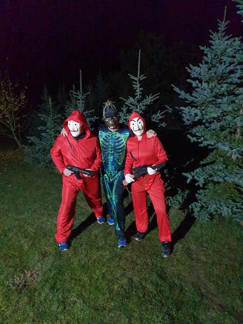 Halloweenowe bieganie ekipy Team RUN Gołańcz. Zobaczcie, w jakich strojach miłośnicy biegania wyszli na ulice 