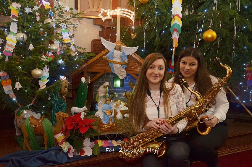 Boże Narodzenie (2019) w Wierzchucinie. Świąteczny koncert w kościele dała Orkiestra Dęta OSP Wierzchucino | ZDJĘCIA, WIDEO