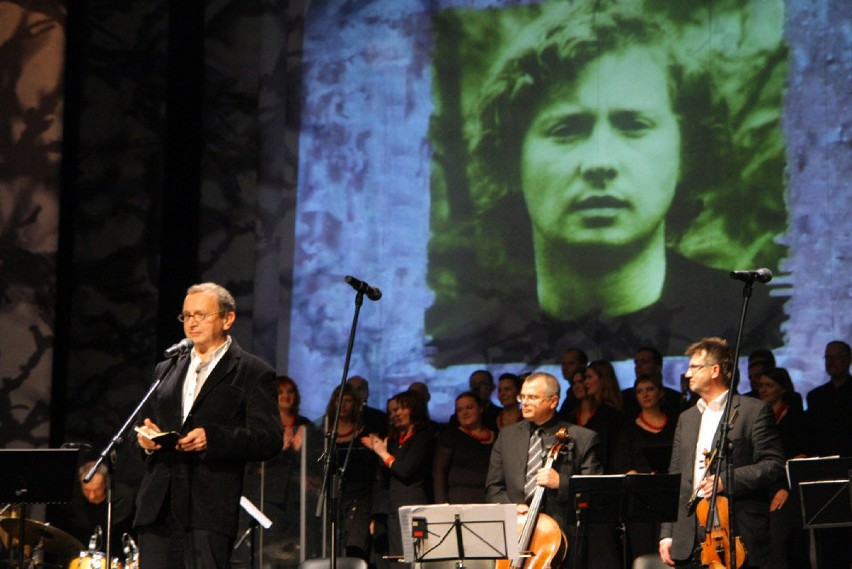 Koncert poprowadził Bronisław Maj. Fot. Damian Klamka