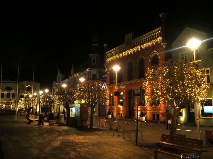 Stary Rynek w Pucku - iluminacje na święta Bożego Narodzenia