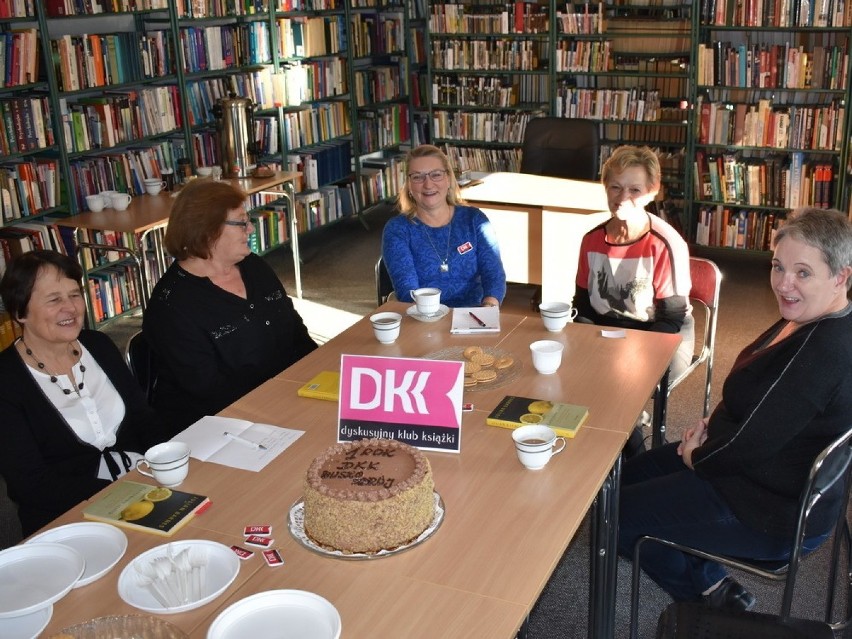 Dyskusyjny Klub Książki w Busku działa już rok.