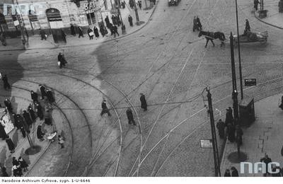 Zobacz archiwalne zdjęcia Warszawy z lotu ptaka