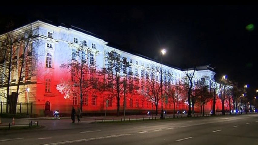 Kancelaria Premiera i Pałac Prezydencki na biało-czerwono -...