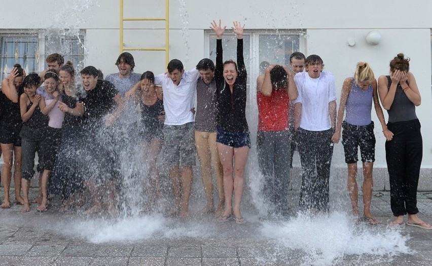 ice bucket challenge opera narodowa