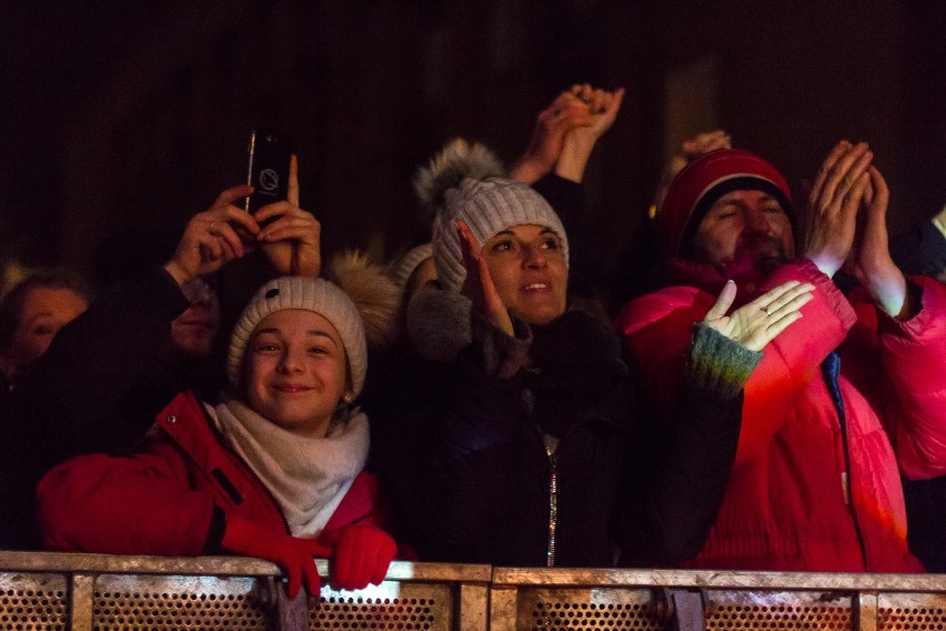 Sylwester w Sosnowcu z grupą Feel i laserowym pokazem [ZDJĘCIA]