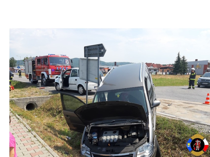 Wypadek w Łososinie Dolnej. Ranny kierowca przewieziony do szpitala