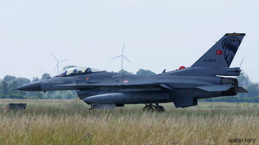 Malbork. Piloci z Turcji i ich F-16 w obiektywie miłośników fotografii lotniczej