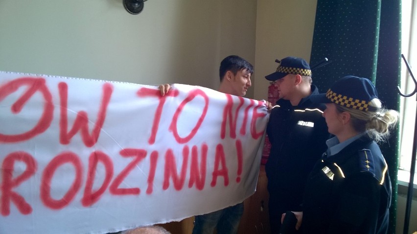 Bełchatów: działacze partii Zmiana zorganizowali protest na...