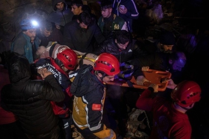 Trzęsienie ziemi w południowej Turcji. Kilkaset osób zginęło. Strażacy z Pomorza jadą na pomoc