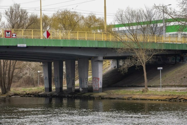 Problemy dotyczące mostu Pomorskiego wykryto pod koniec 2022 roku