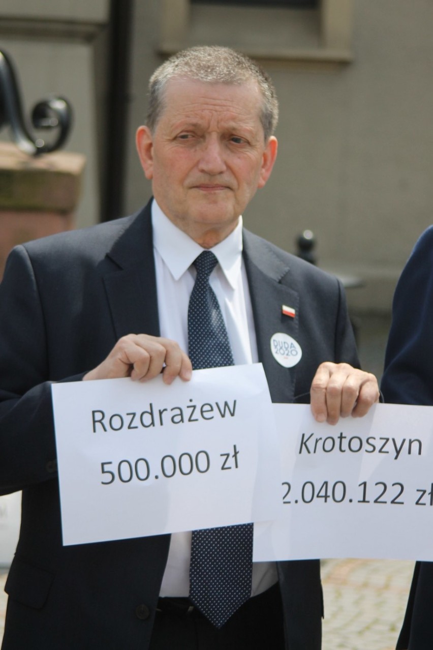 Samorządy powiatu krotoszyńskiego mają otrzymać prawie 9,5 mln zł [ZDJĘCIA + FILM]