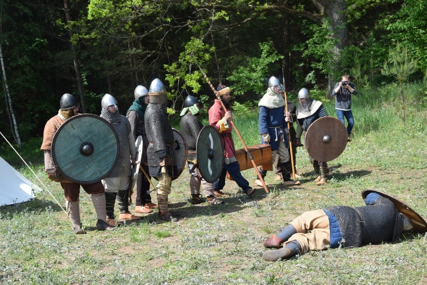 Jaćwieski Festyn Archeologiczny 2019 w Szwajcarii. Warsztaty, gry i zabawy oraz walki wojów [ZDJĘCIA]