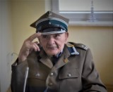 Ale urodziny! Major Kasperowicz ma 103 lata! Z tej okazji odwiedzili go żołnierze z Sulechowa 